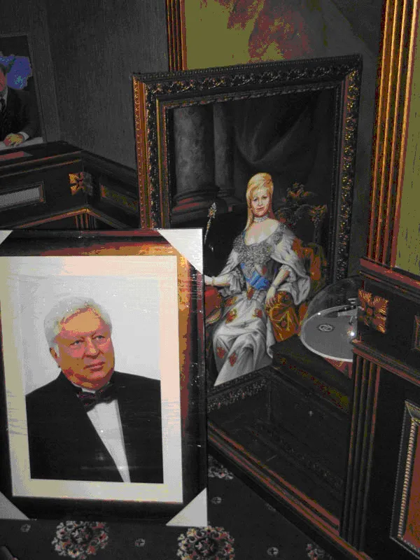 В. Пшонка і його дружина в образі Катерини II